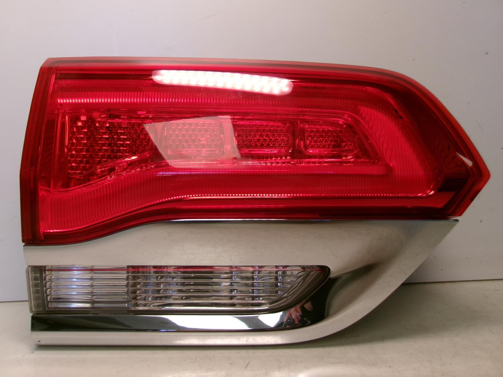 2015 - 2019 Jeep Grand Cherokee Driver Lh Inner Lid Tail Light OEM