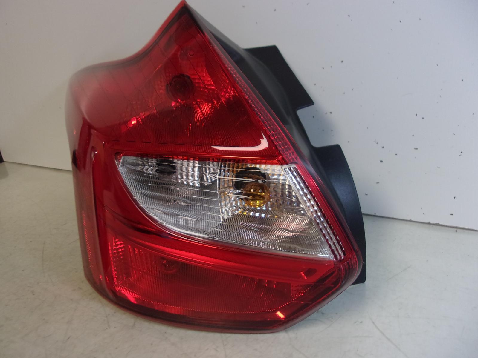 2012 2013 2014 Ford Focus Hatchback Driver LH Tail Light OEM