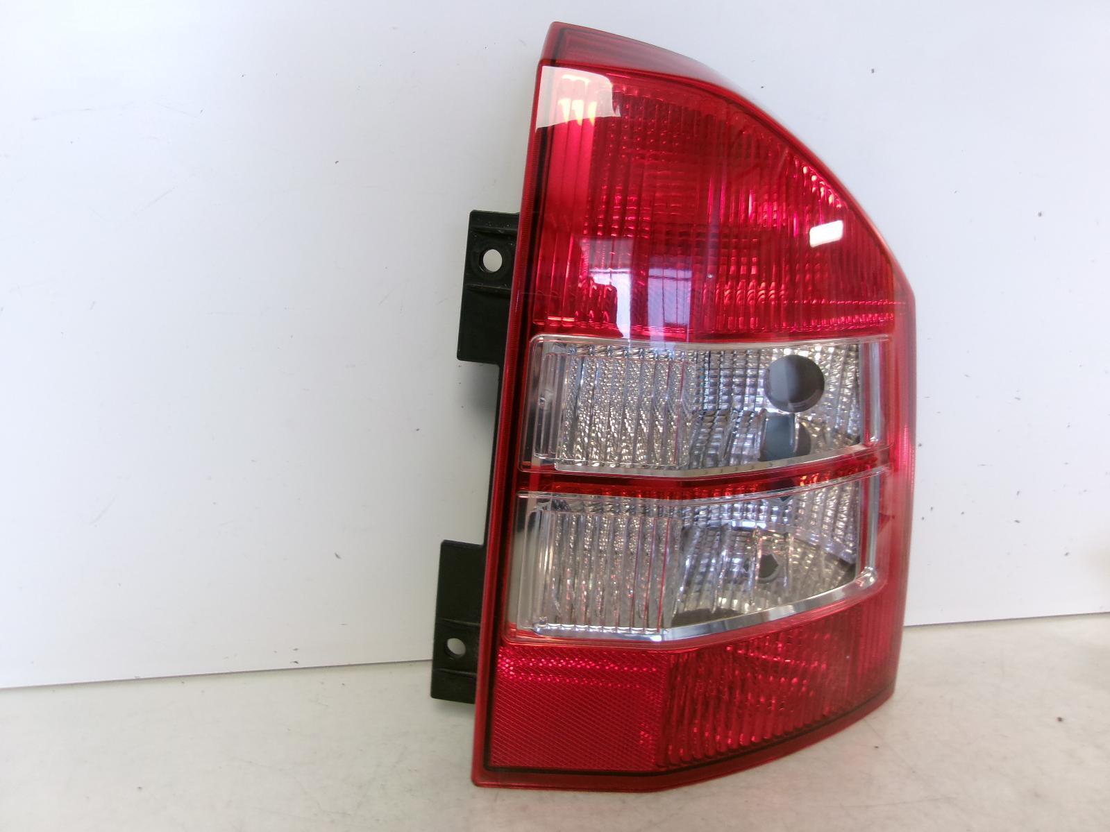 2007 2008 2009 2010 Jeep Compass Passenger Rh Outer Quarter Panel Tail Light OEM