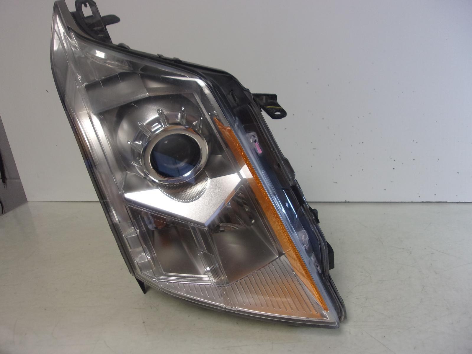 2014 2015 2016 Cadillac SRX Passenger RH Halogen Headlight OEM