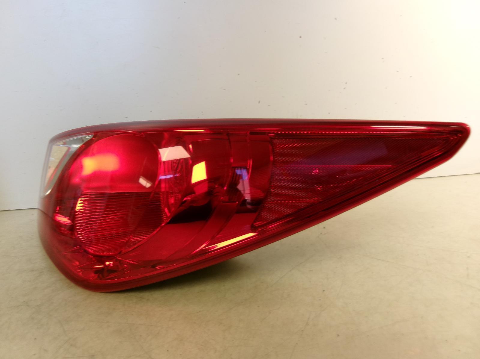 2011 - 2014 Hyundai Sonata Passenger RH Incandescent Outer Tail Light OEM