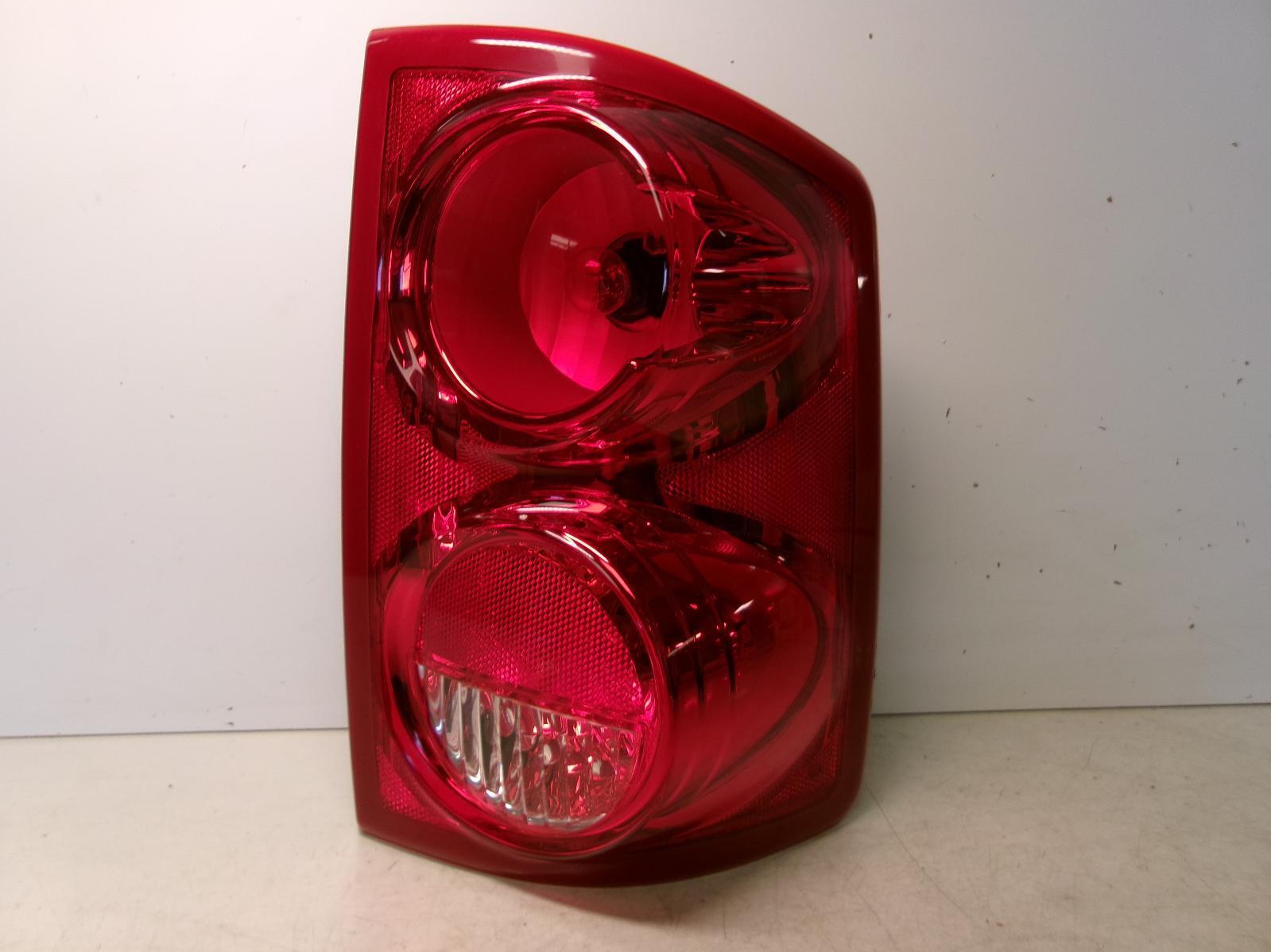 2005 - 2011 Dodge Dakota Passenger Rh Outer Tail Light OEM