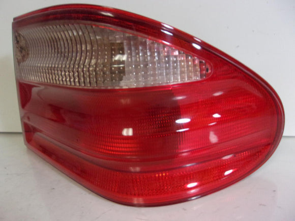2000 2001 2002 Mercedes E-class Sedan Passenger Rh Quarter Panel Tail Light OEM