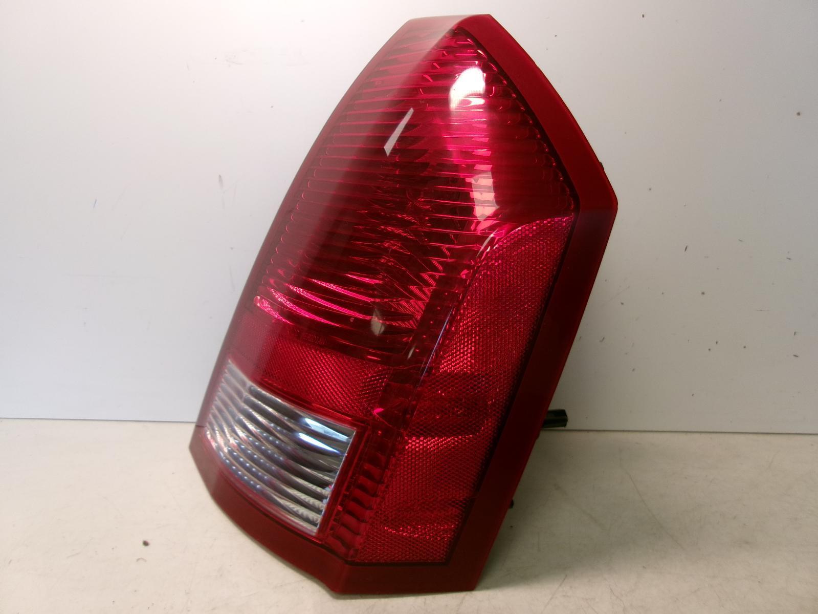 2005 2006 2007 Chrysler 300 Passenger Rh Outer Quarter Panel Tail Light OEM - 0