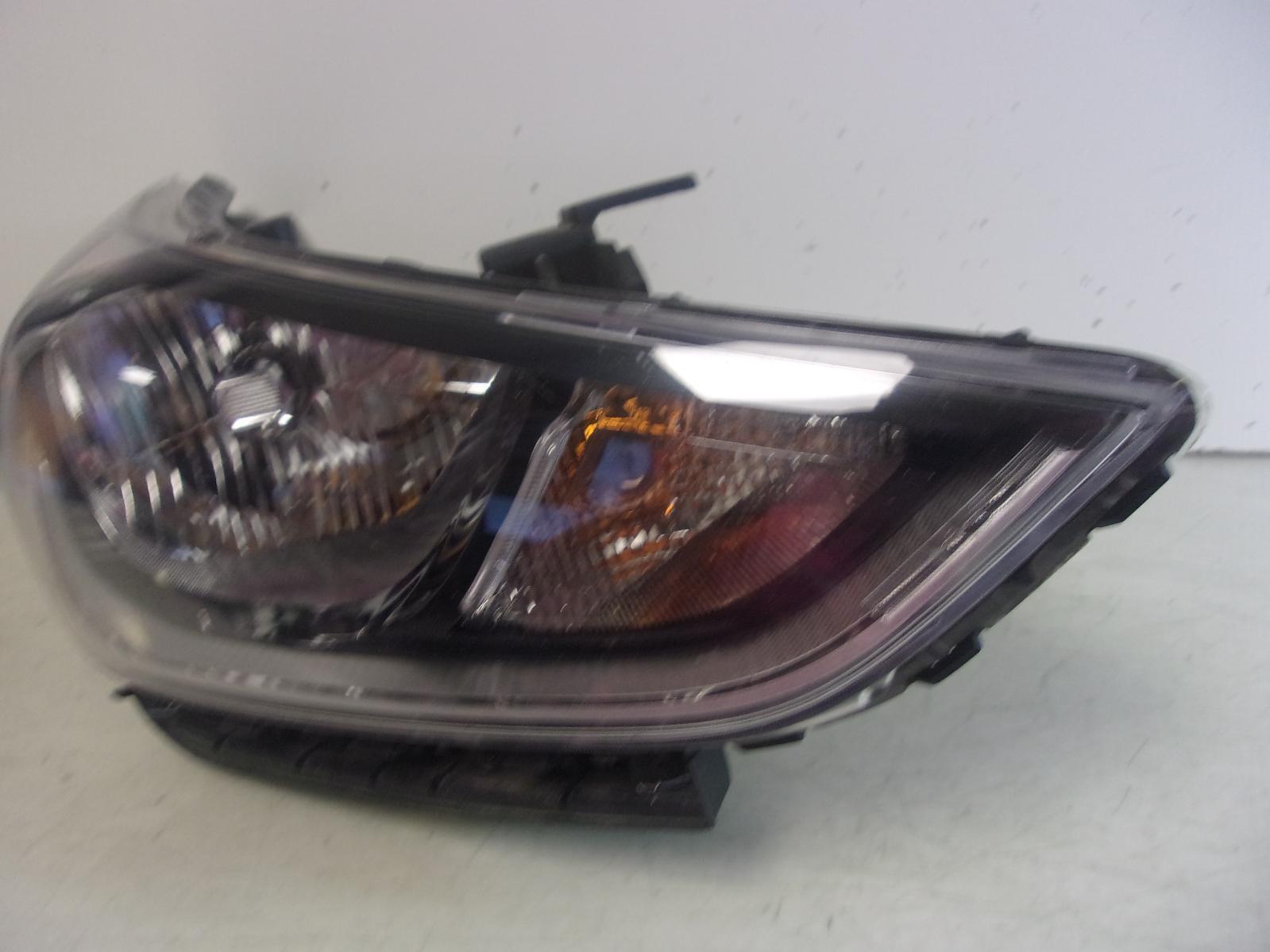 2018 2019 2020 2021 2022 Hyundai Accent Passenger Rh Halogen Headlight OEM