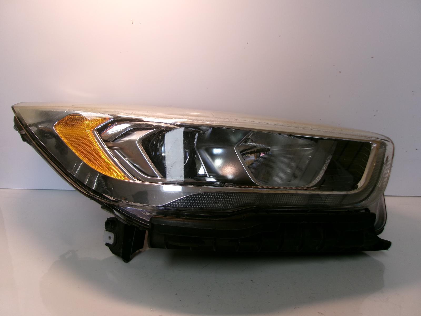 2017 2018 2019 Ford Escape Passenger Rh Halogen Headlight OEM