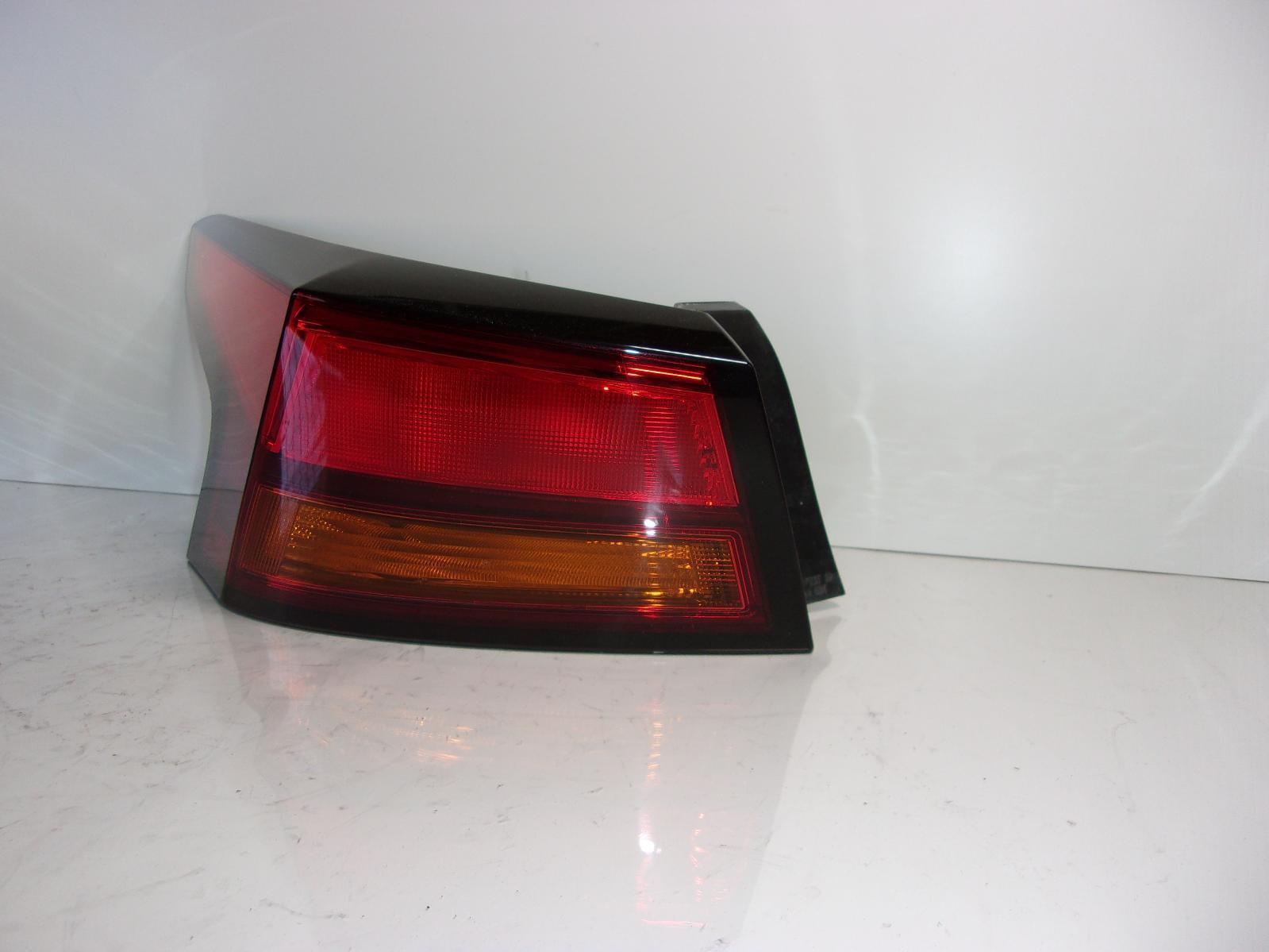 2019 2020 2021 2022 Nissan Altima Driver Lh Outer Quarter Panel Tail Light OEM