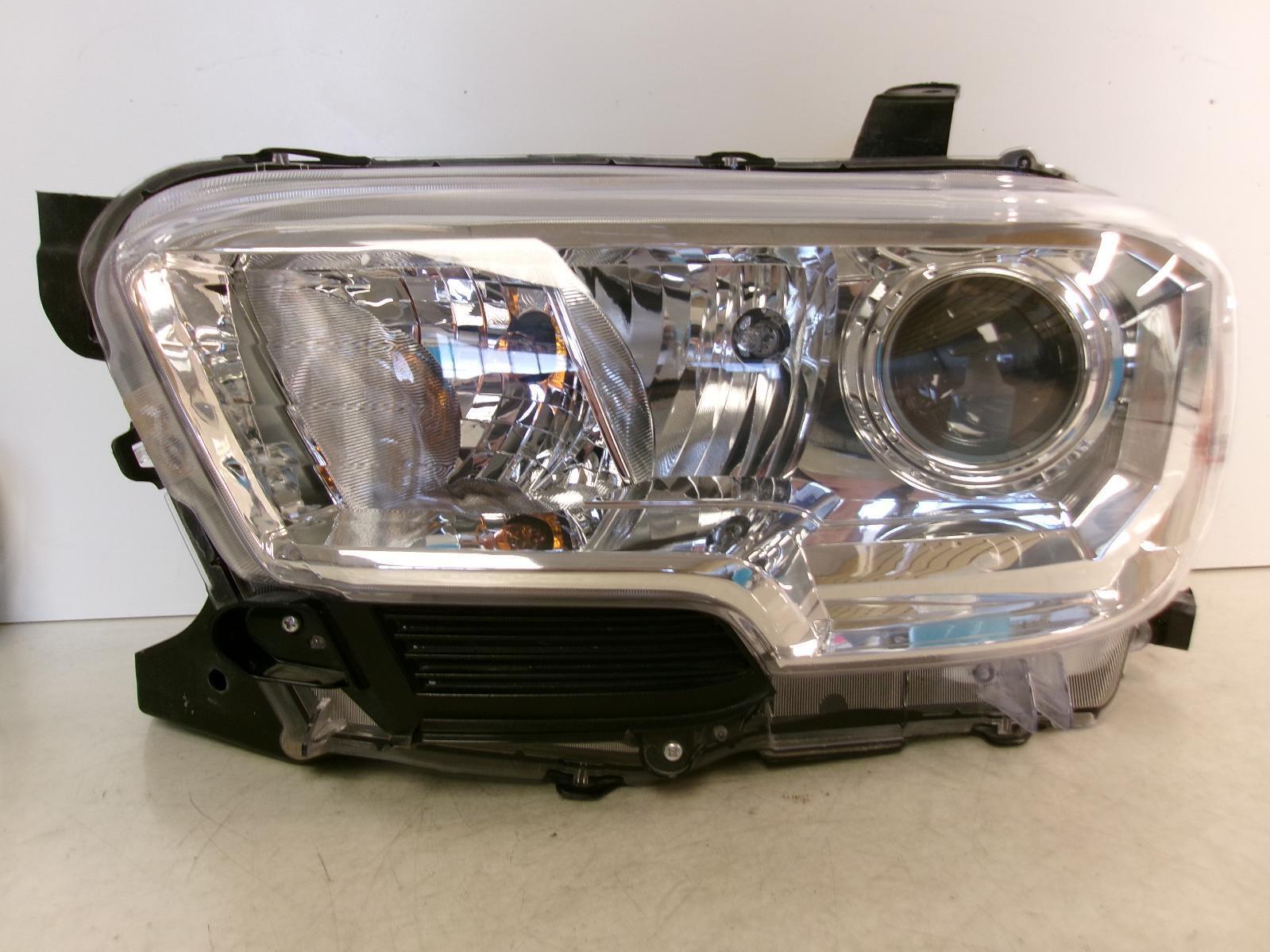 2016 2017 2018 2019 Toyota Tacoma Driver Lh Halogen Headlight W/ Chrome OEM