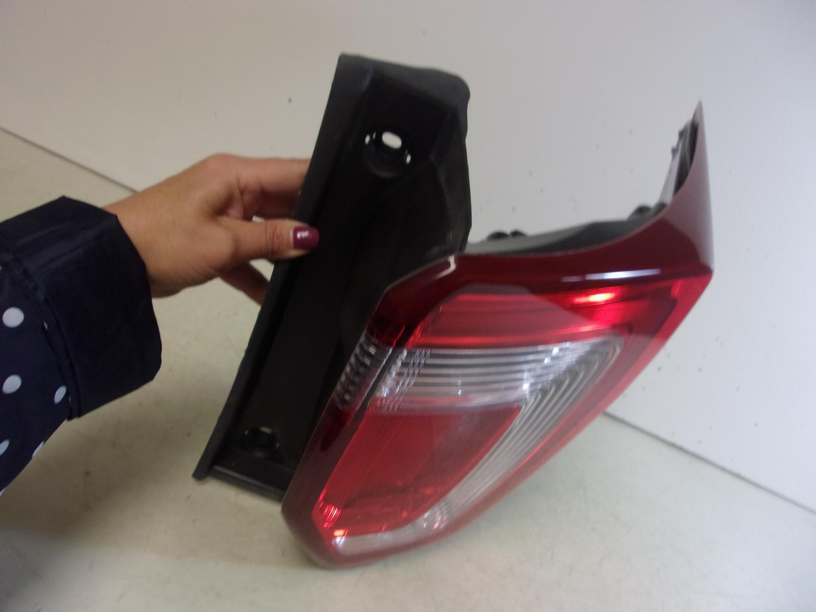 2016 2017 2018 2019 Ford Explorer Passenger RH LED Tail Light OEM