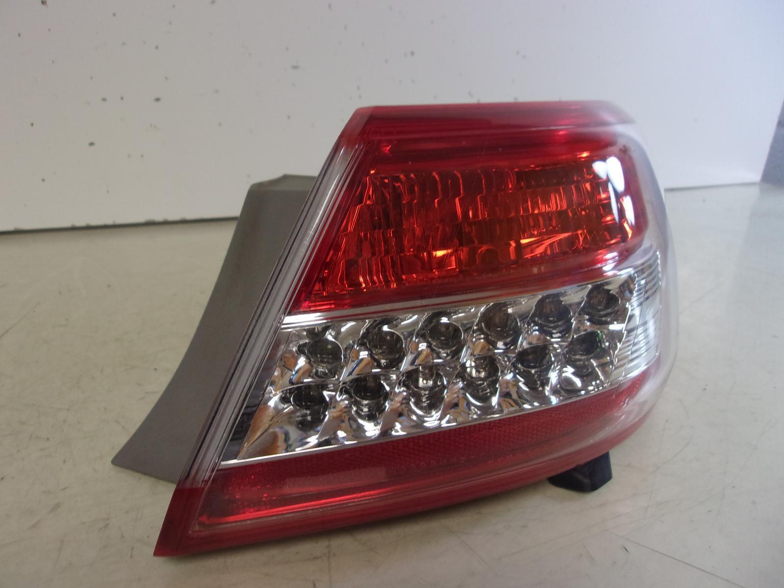 2010 2011 Toyota Camry Passenger RH LED Quarter Panel Tail Light OEM - 0