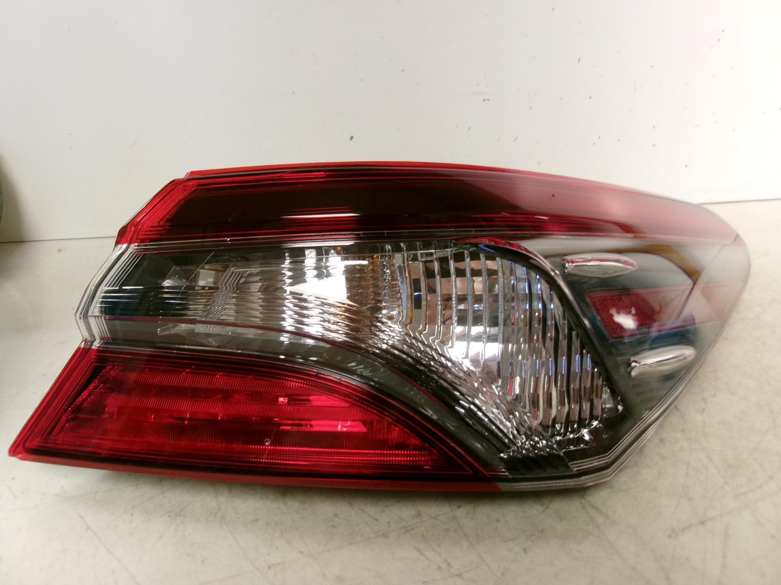 2018 2019 Toyota Camry Passenger Rh Outer Black Trim Tail Light OEM - 0