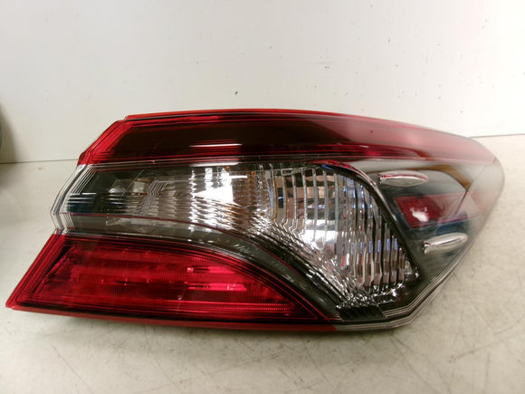 2018 2019 Toyota Camry Passenger Rh Outer Black Trim Tail Light OEM