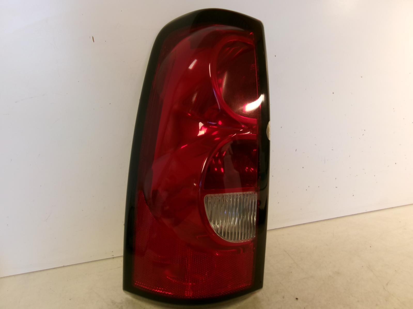 2006 Chevrolet Silverado 1500 Driver Lh Outer Tail Light OEM - 0