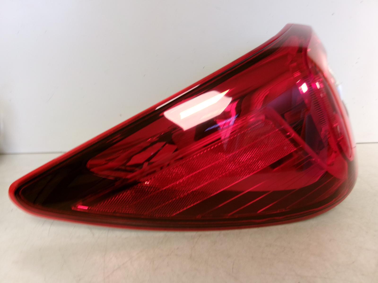 2015 2016 2017 2018 Subaru Outback Driver Led Outer Quarter Panel Tail Light Oem