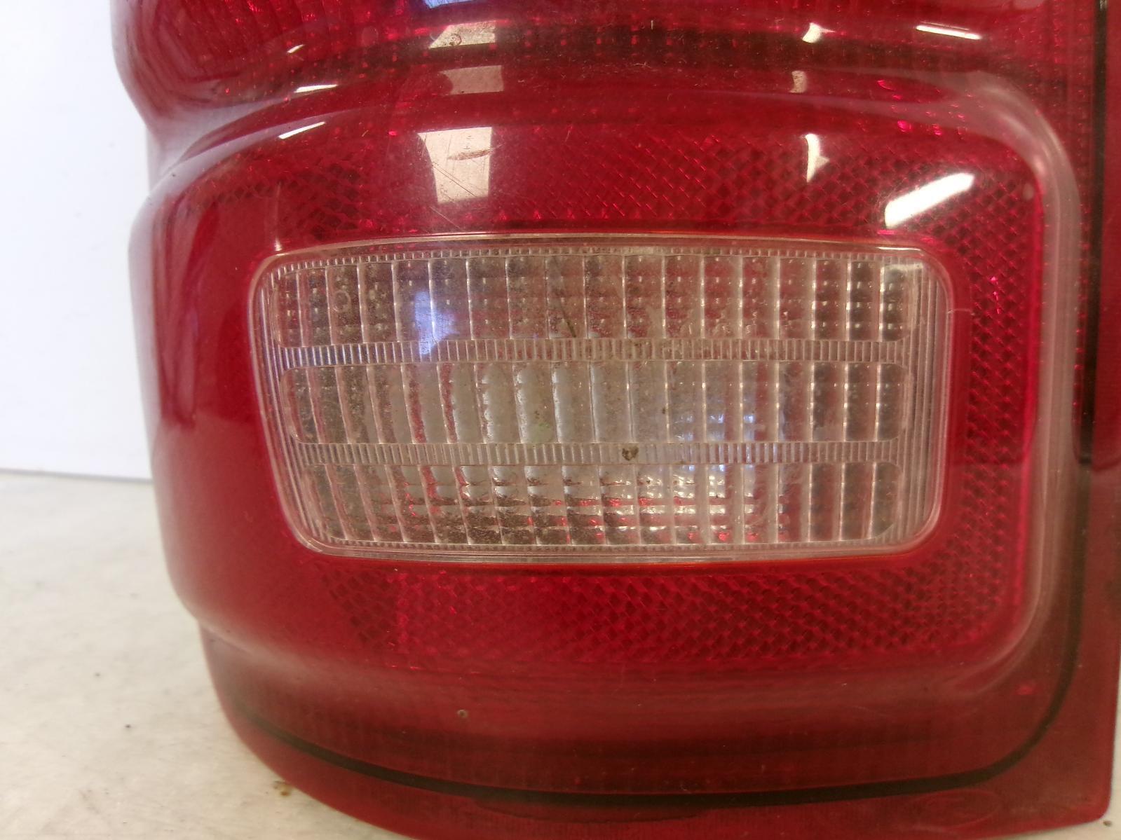 1998 - 2002 Ford Expedition Driver Lh Outer Tail Light OEM - 0