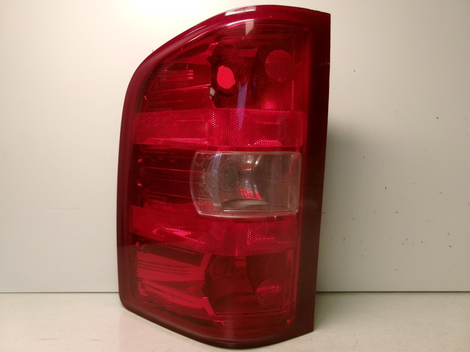 2010 2011 Chevrolet Silverado 1500 Pickup Driver Lh  Outer Tail Light OEM