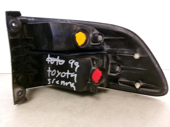 1998 1999 2000 Toyota Sienna Driver Lh Outer Quarter Panel Tail Light OEM