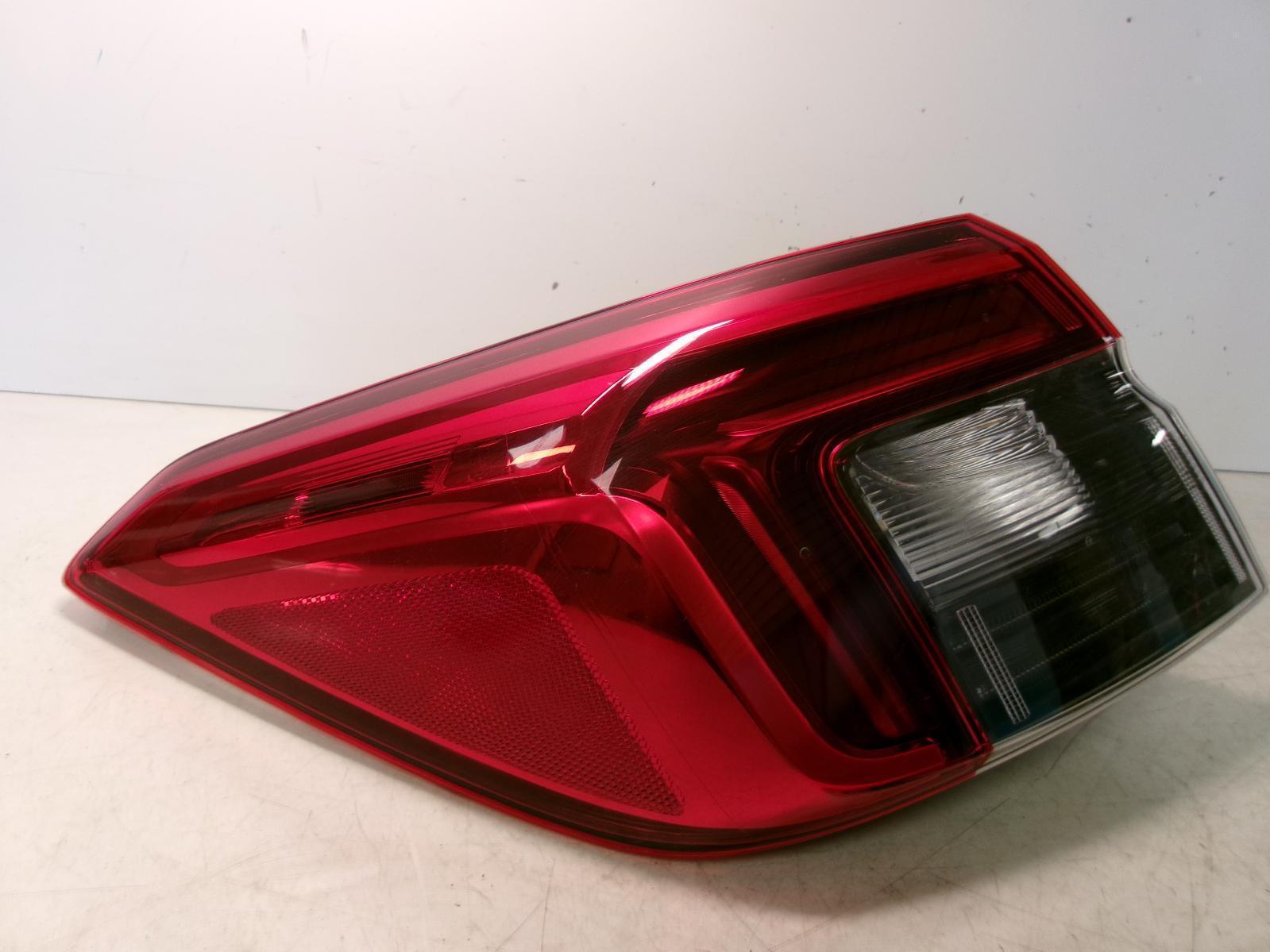 2022 2023 Honda Civic Sedan Driver LH Outer Led Tail Light OEM