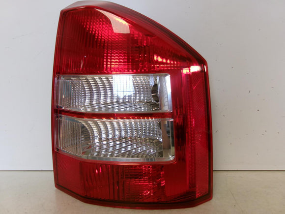 2007 2008 2009 2010 Jeep Compass Passenger Rh Outer Quarter Panel Tail Light OEM