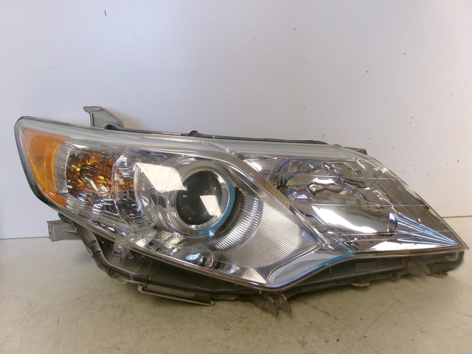 2012 2013 2014 Toyota Camry Passenger Rh Halogen Chrome Headlight OEM