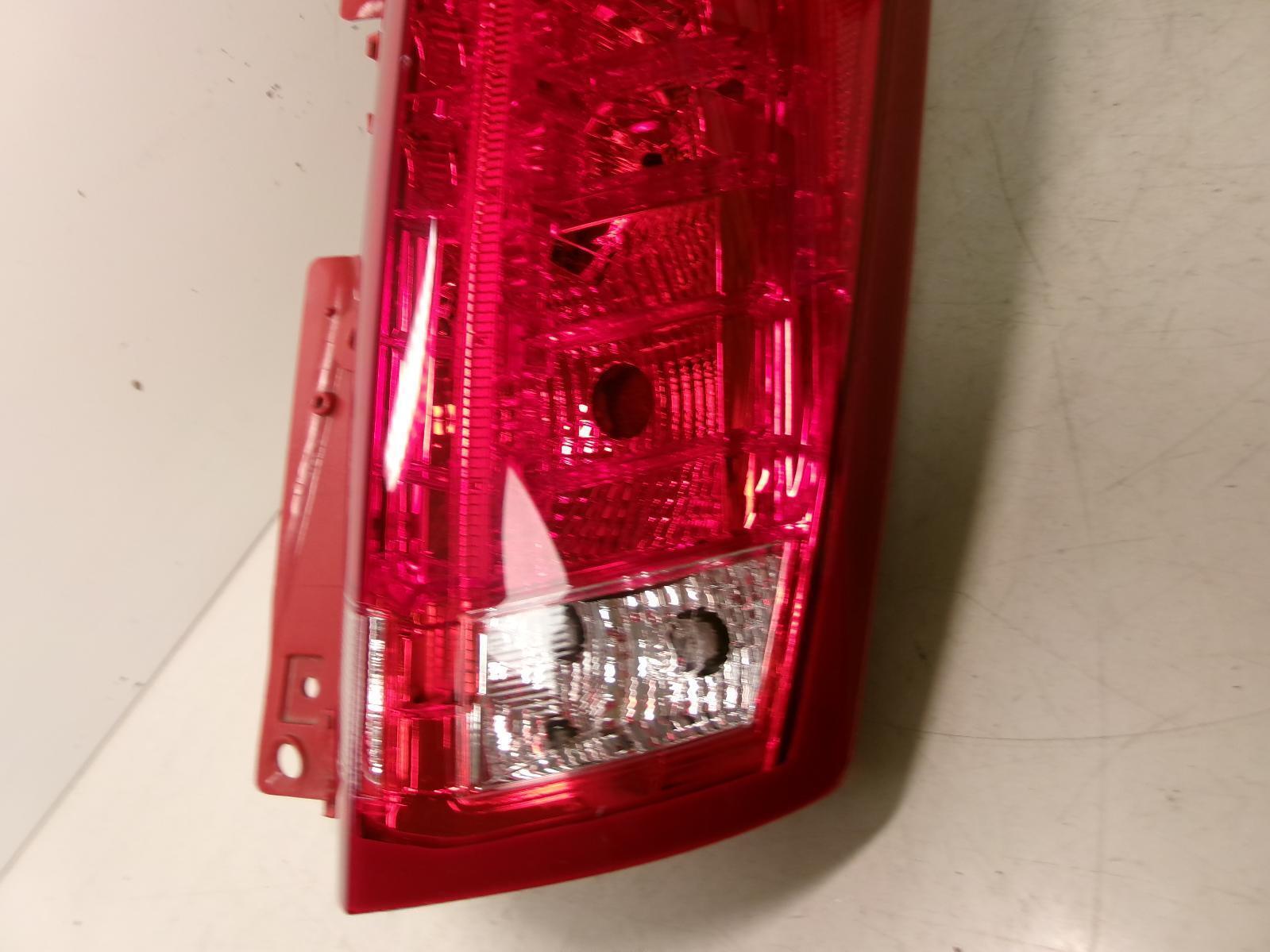 2010 2011 2012 2013 2014 2015 2016 Cadillac Srx Passenger LED Tail Light OEM - 0