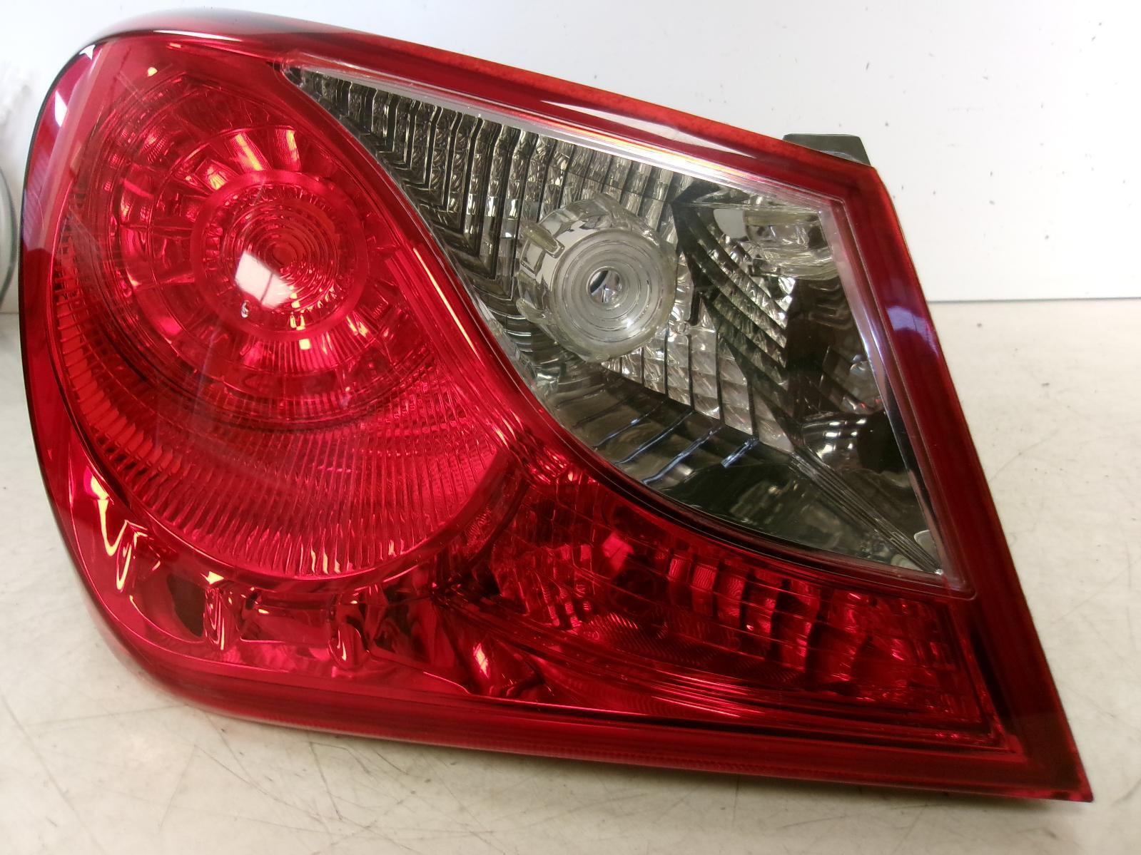 2011 - 2014 Hyundai Sonata Driver LH Incandescent Outer Tail Light OEM