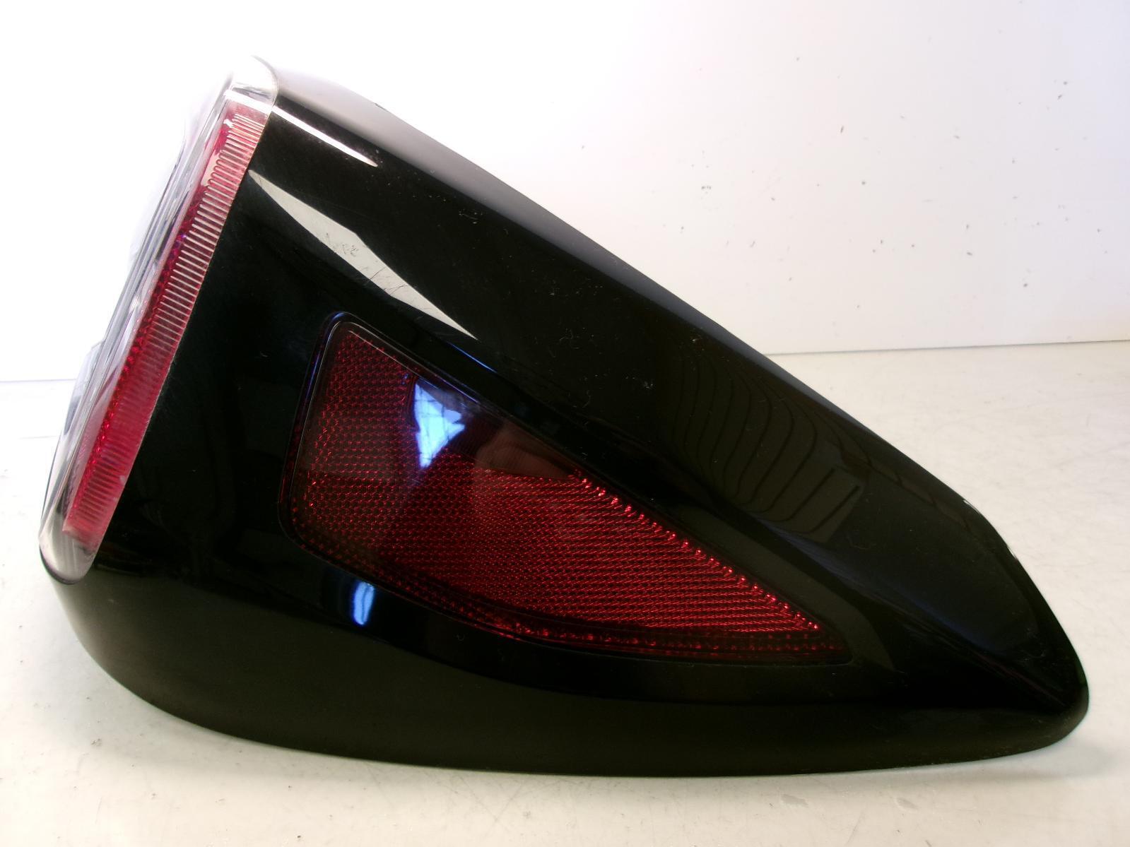 2016 - 2021 Mitsubishi Outlander Passenger Rh Outer Tail Light OEM