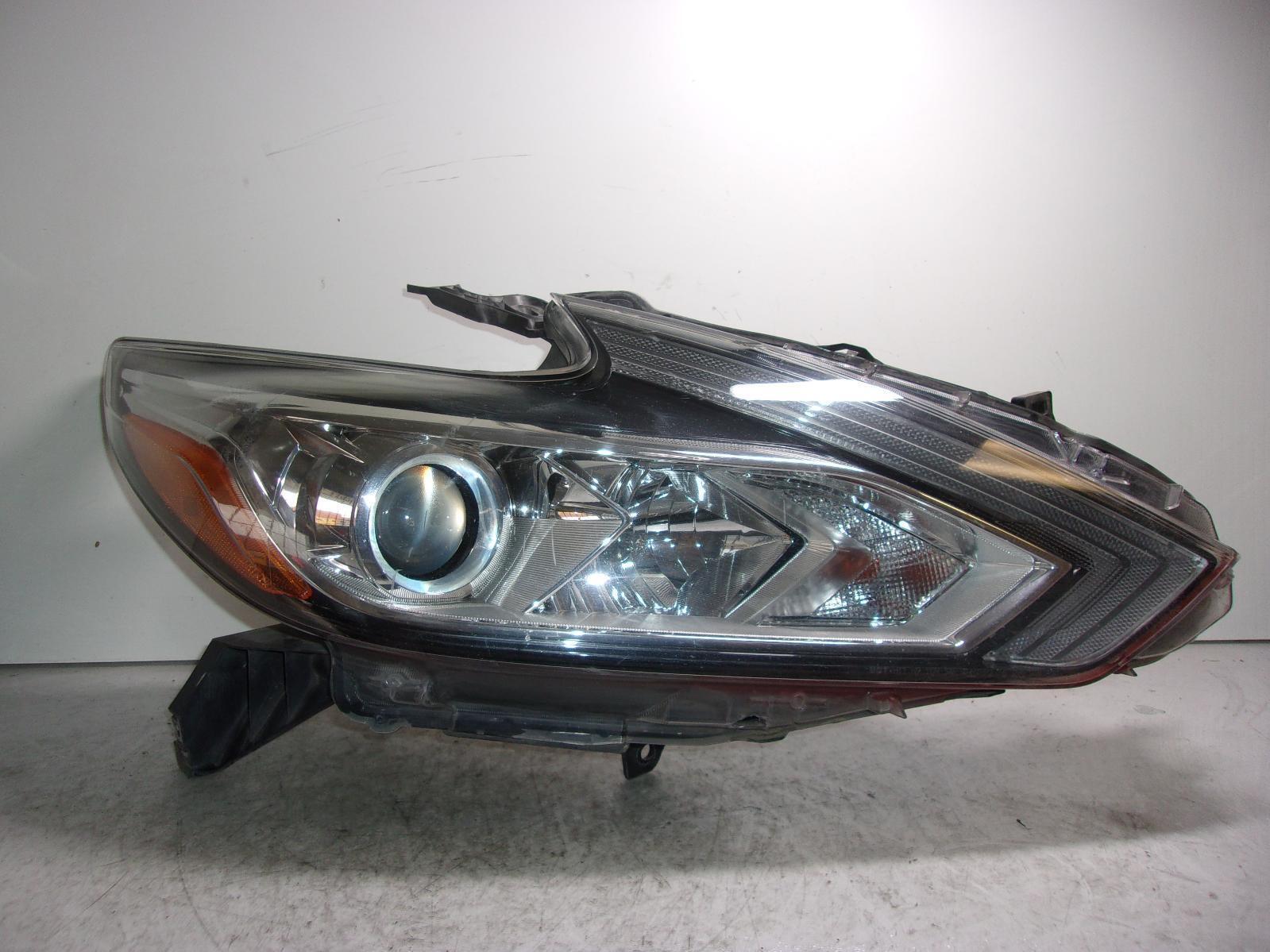 2016 2017 2018 Nissan Altima Rh Passenger Halogen Headlight OEM A18R