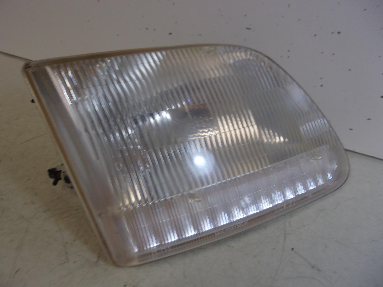 1997-2002 Ford Expedition 1997-2004 F150 1997-1999 F250 RH Headlight OEM - 0