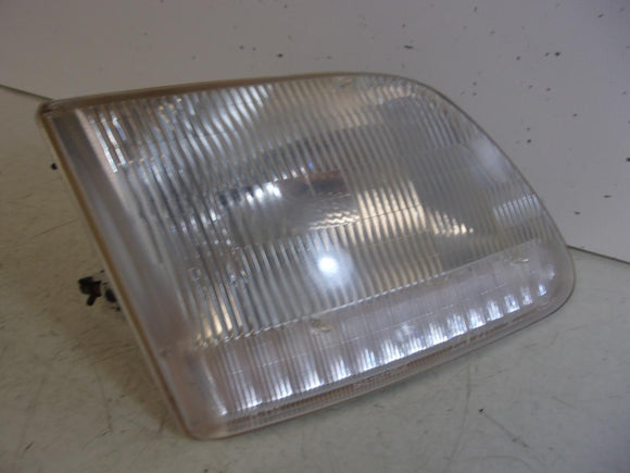 1997-2002 Ford Expedition 1997-2004 F150 1997-1999 F250 RH Headlight OEM