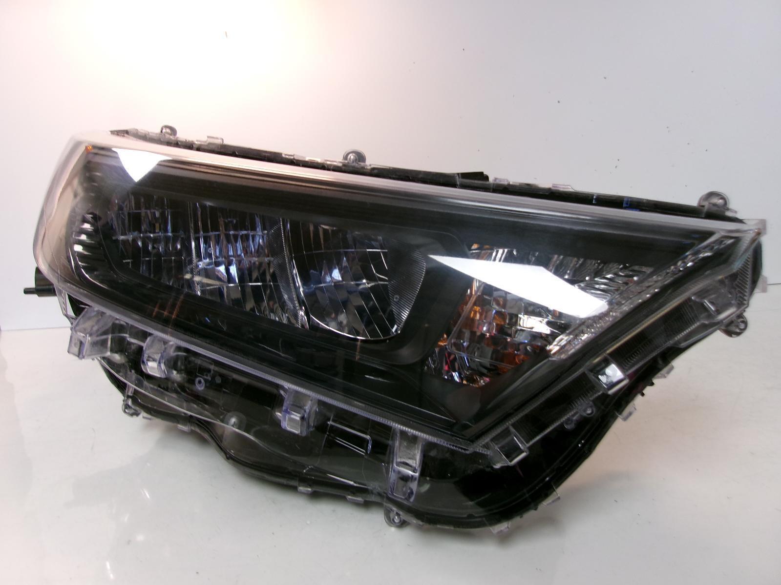 2019 2020 2021 Toyota Rav4 Passenger Rh Led Headlight W/ Black Trim OEM