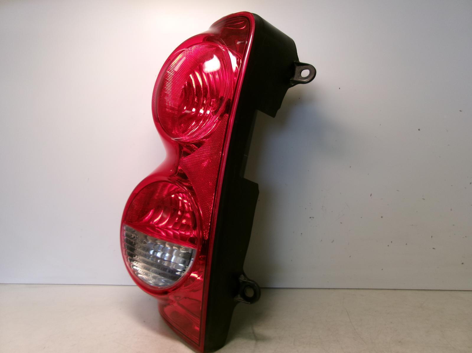 2004 - 2009 Dodge Durango Driver Lh Outer Tail Light OEM