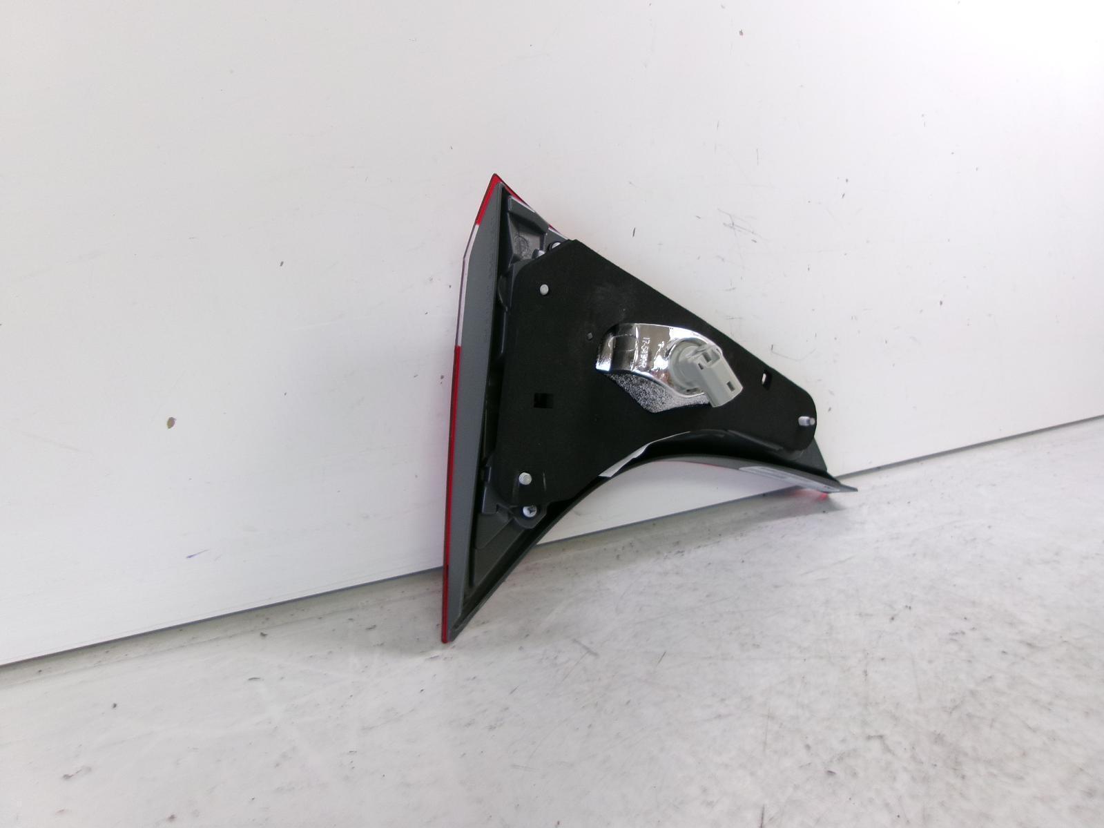 Fits 2014 2015 2016 Toyota Corolla Passenger Rh Inner Lid Tail Light - CAPA