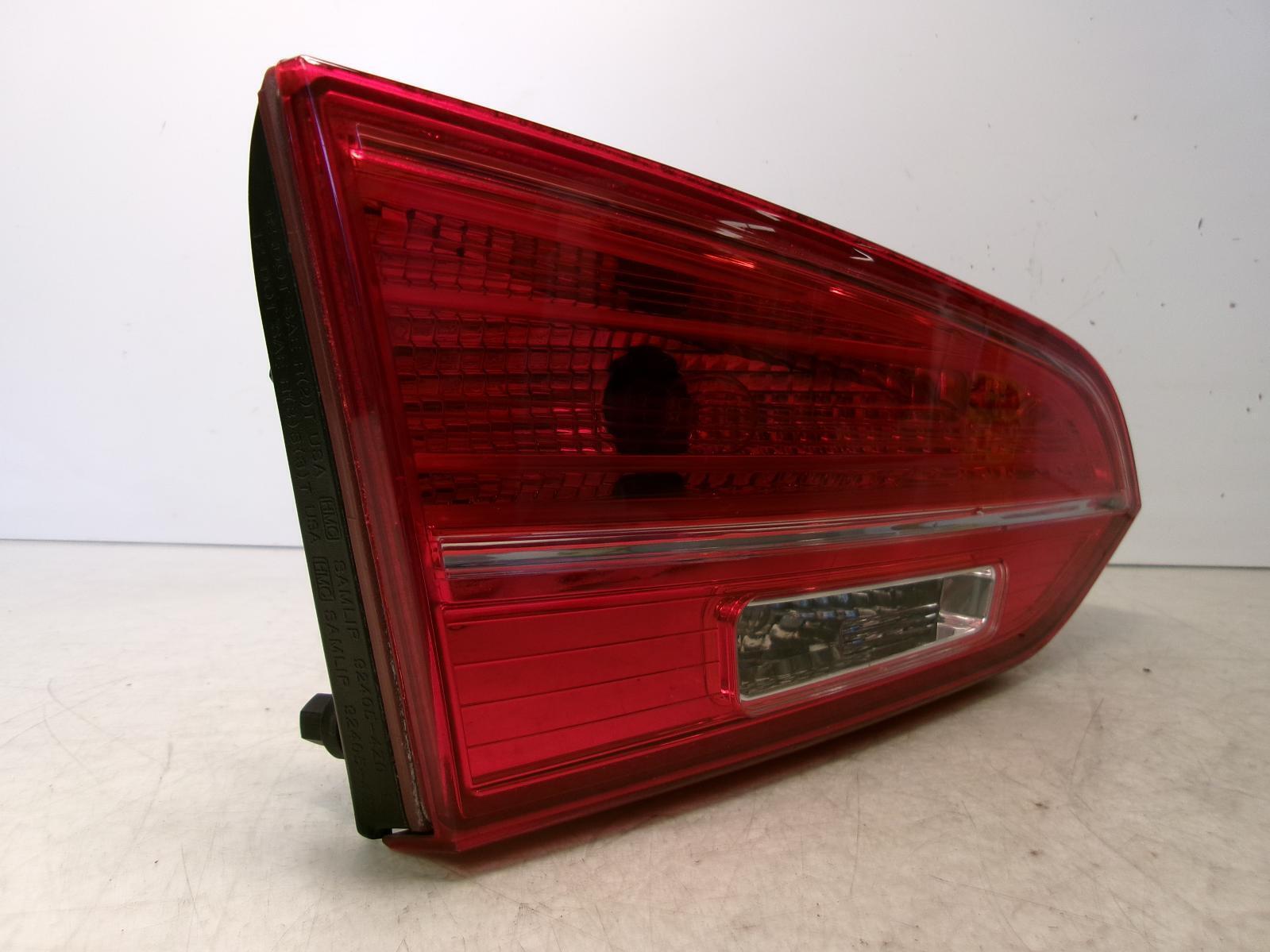 2013 - 2016 Hyundai Santa Fe Sport Driver Lh Incandescent Lid Tail Light OEM