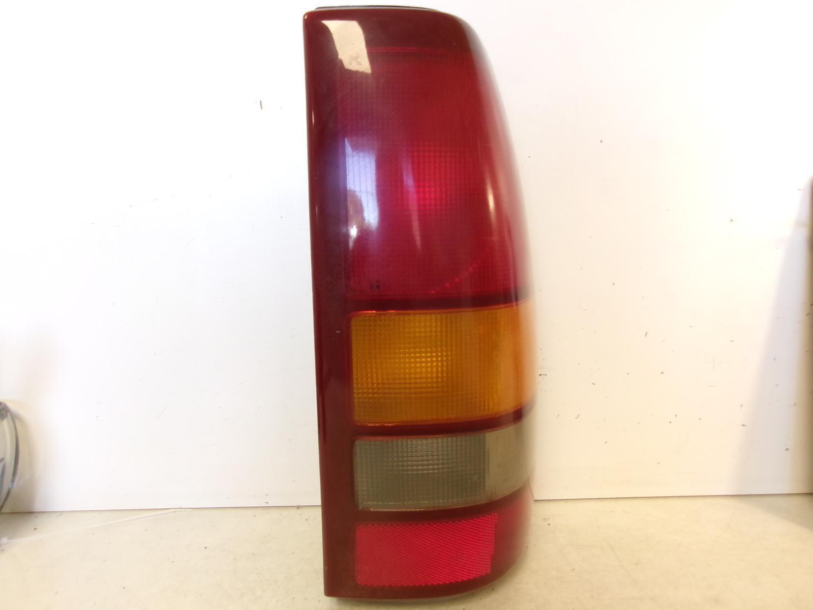 1999 2000 2001 2002 Chevrolet Silverado 1500 Fleetside Outer Tail Light OEM