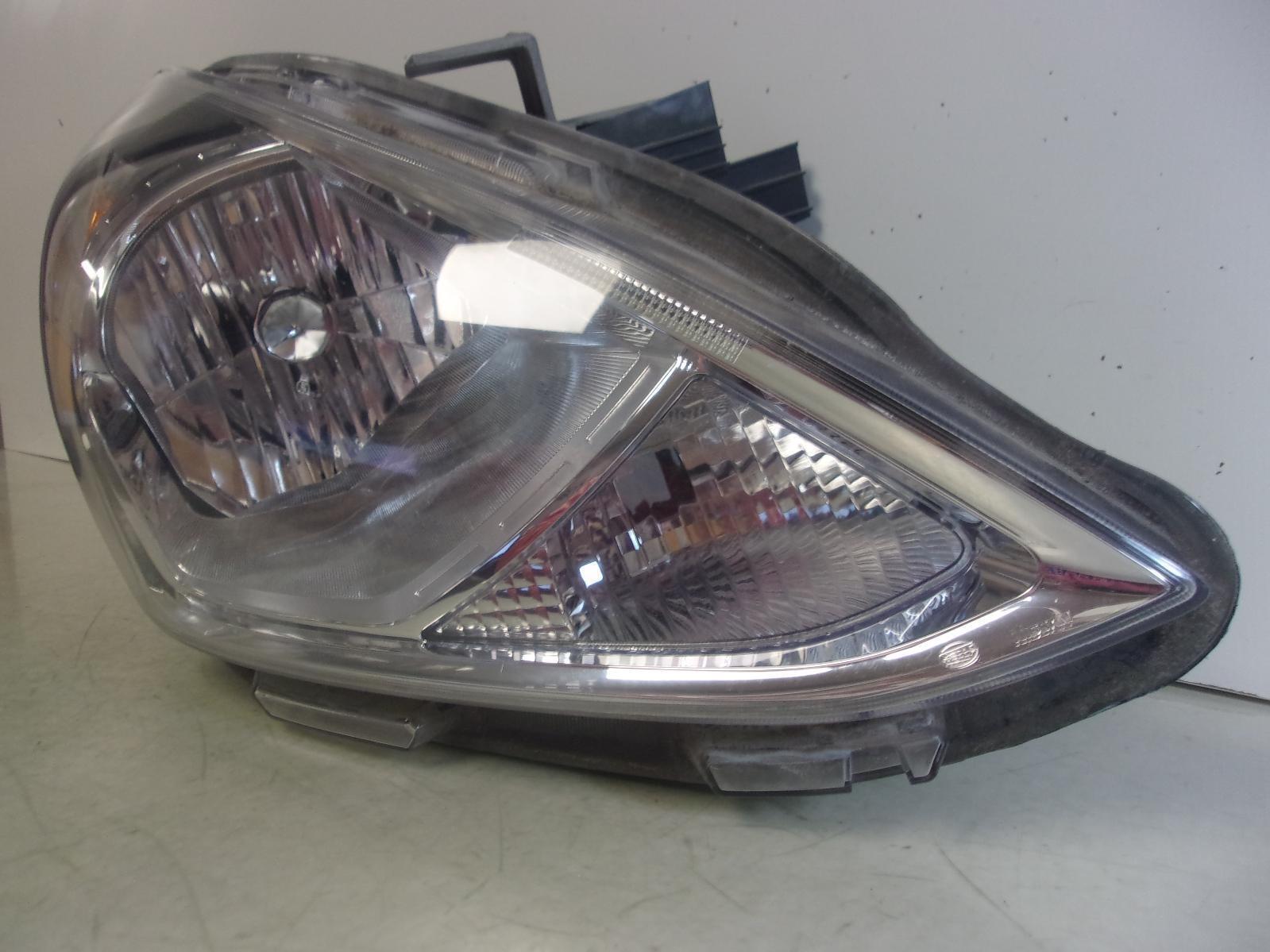 2015 2016 2017 2018 2019 Nissan Versa Sedan Passenger Rh Halogen Headlight OEM