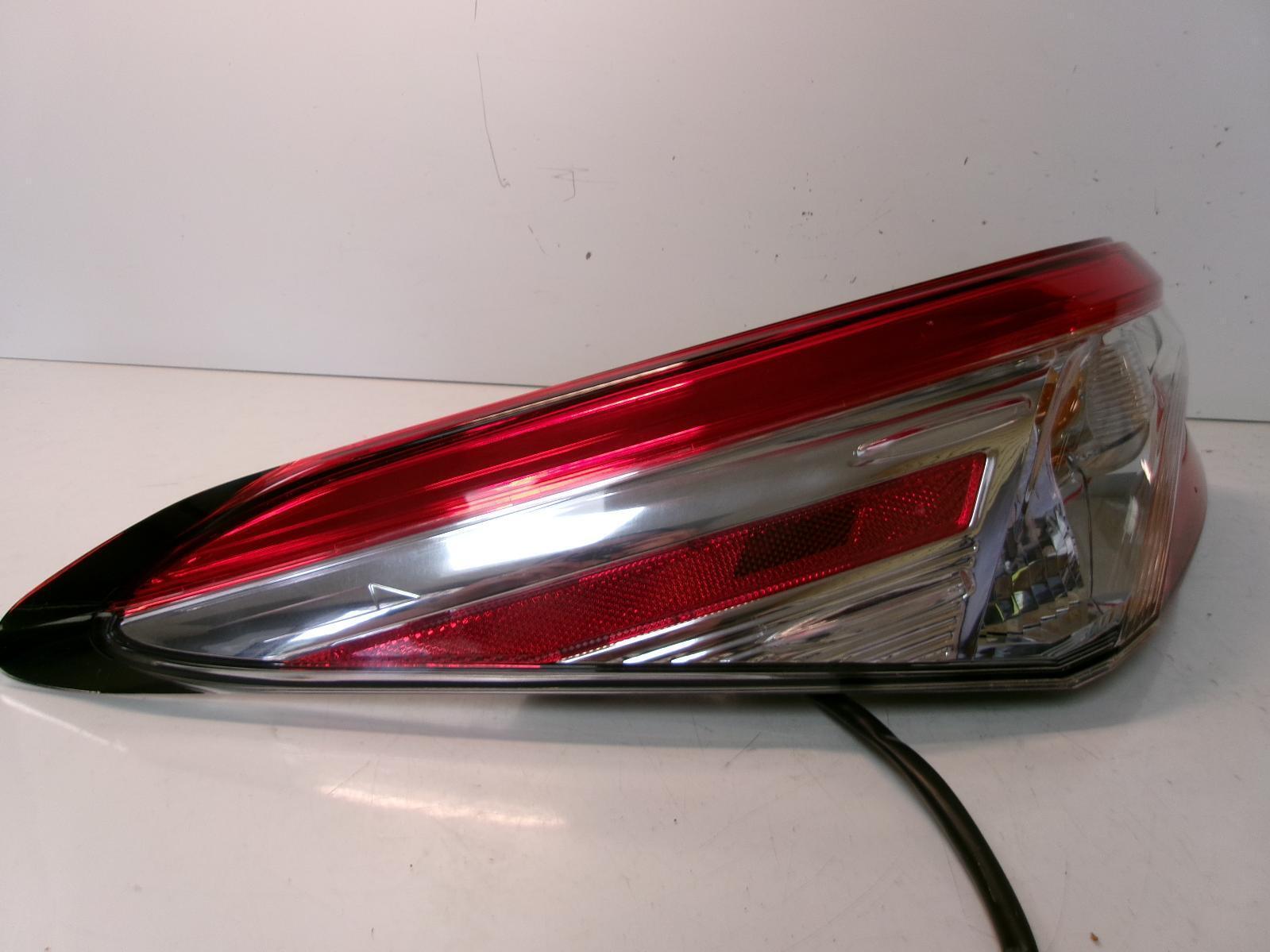 2018 2019 Toyota Camry Driver Lh Quarter Panel Incandescent Tail Light OEM