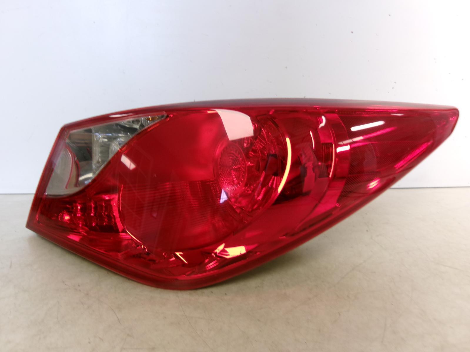 2011 - 2014 Hyundai Sonata Passenger RH Incandescent Outer Tail Light OEM