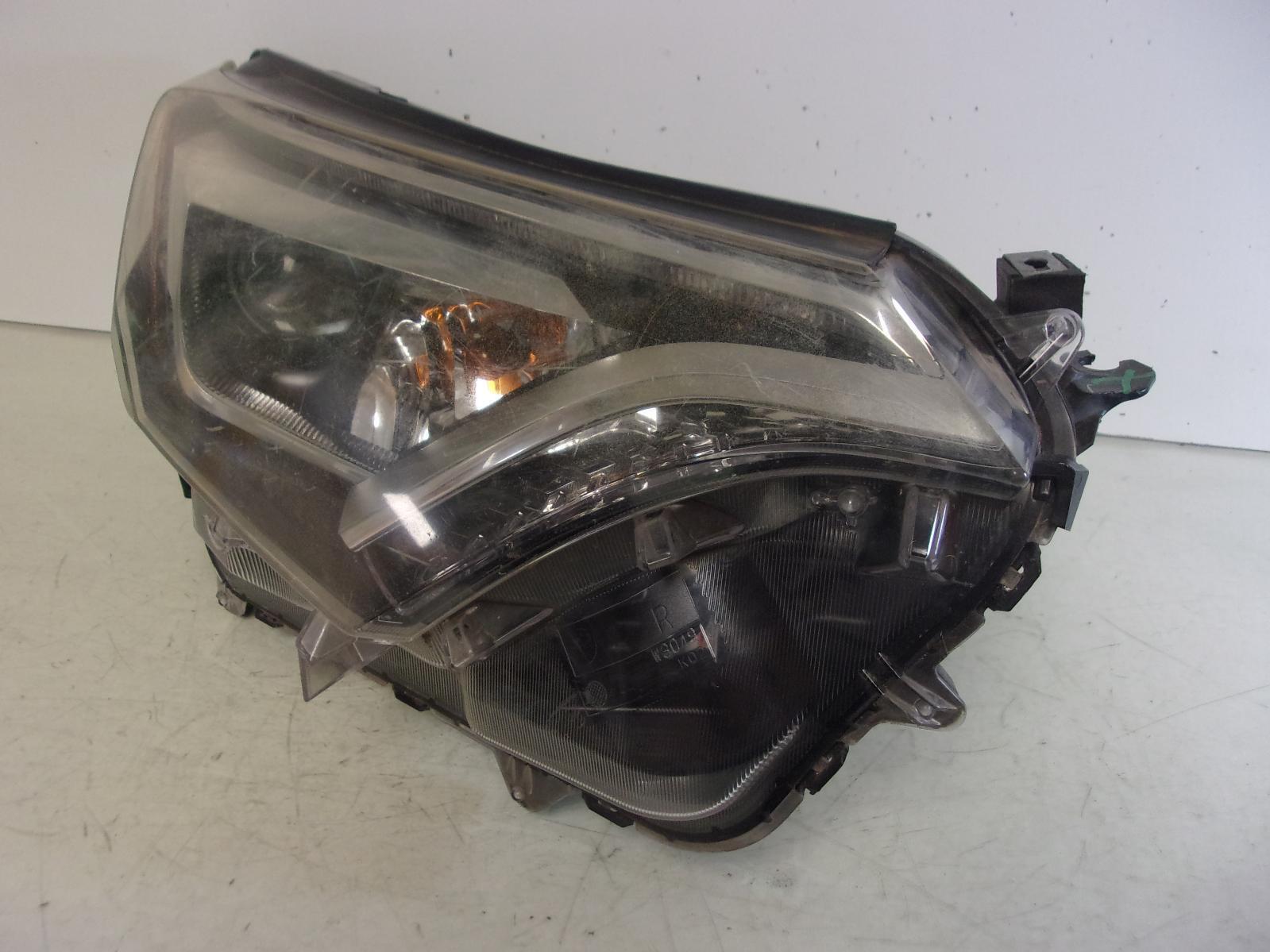 2016 2017 2018 Toyota Rav4 Passenger RH LED Headlight OEM