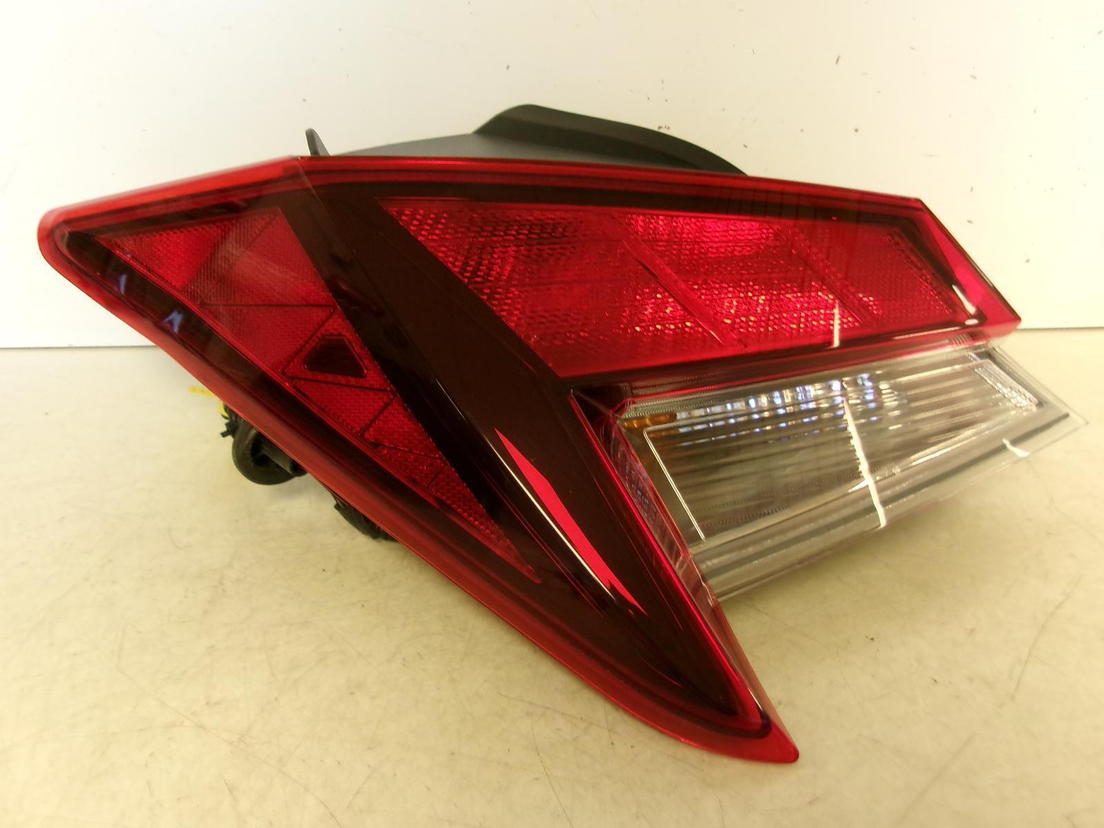 2021 2022 2023 Hyundai Elantra Driver Lh Incandescent Outer Tail Light OEM