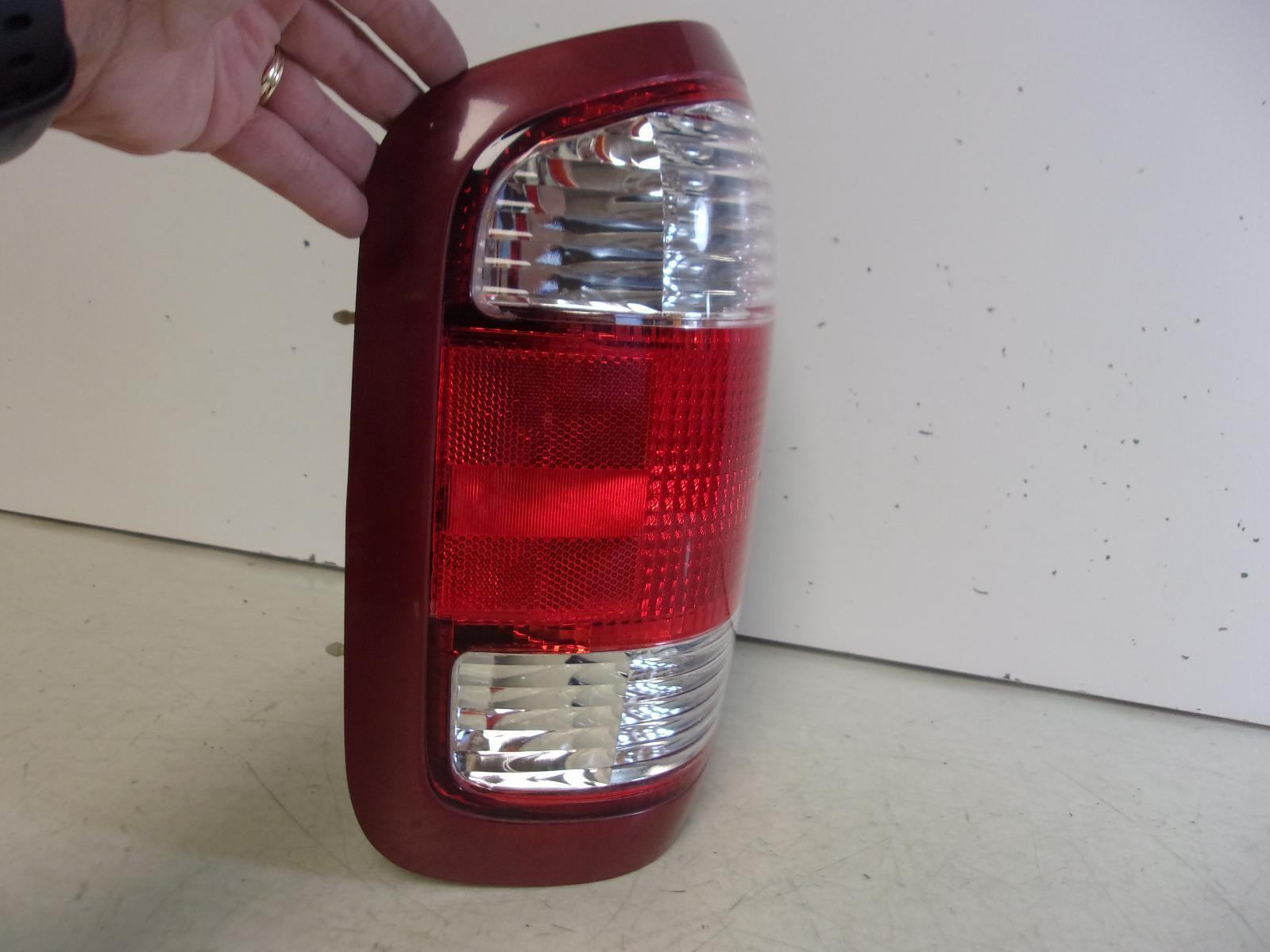 2000 2001 2002 2003 2004 Nissan Pathfinder Driver LH Tail Light OEM