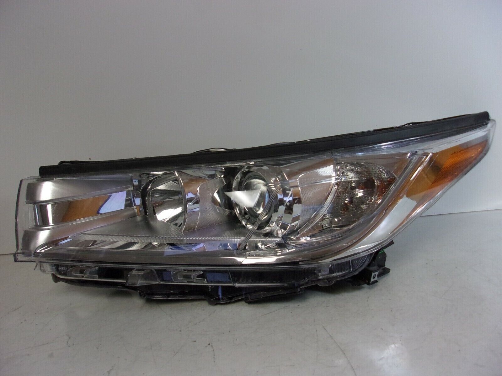 2017 2018 2019 Toyota Highlander Driver Lh Halogen Headlight OEM