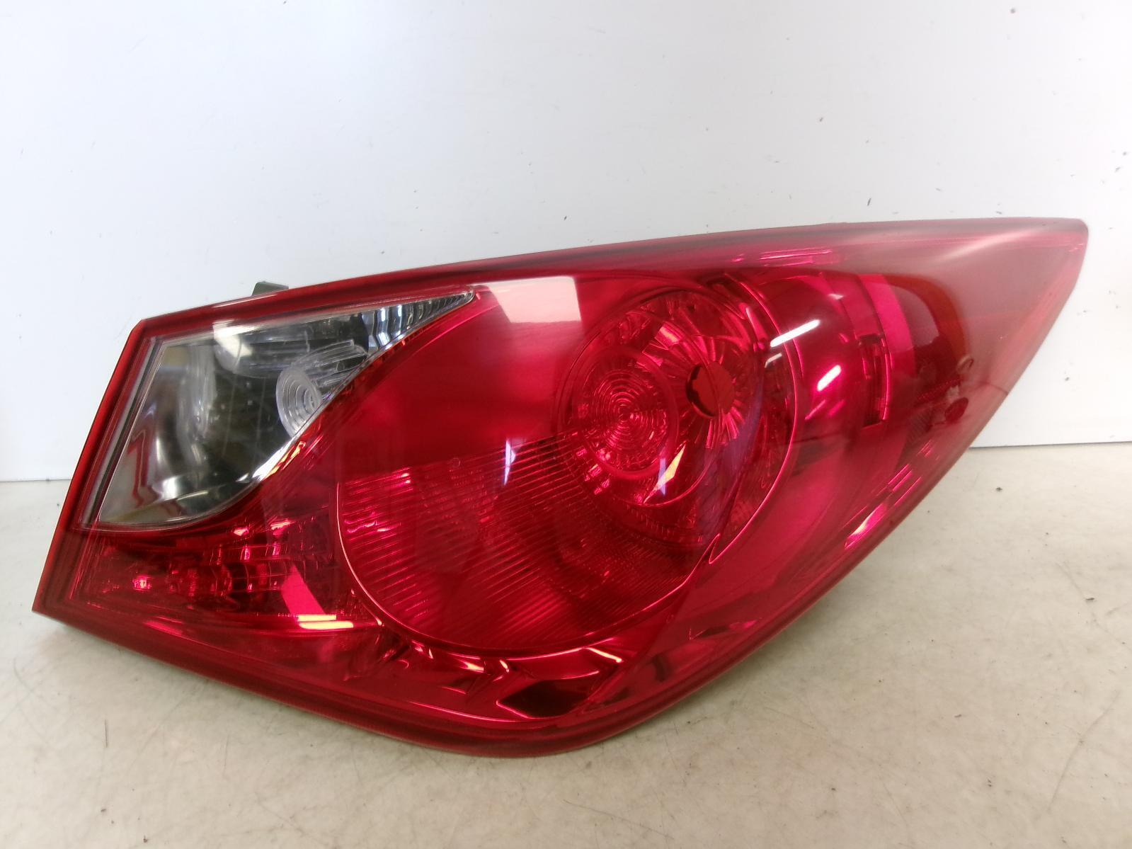 Fits 2011 - 2014 Hyundai Sonata Passenger RH Incandescent Outer Tail Light - TYC