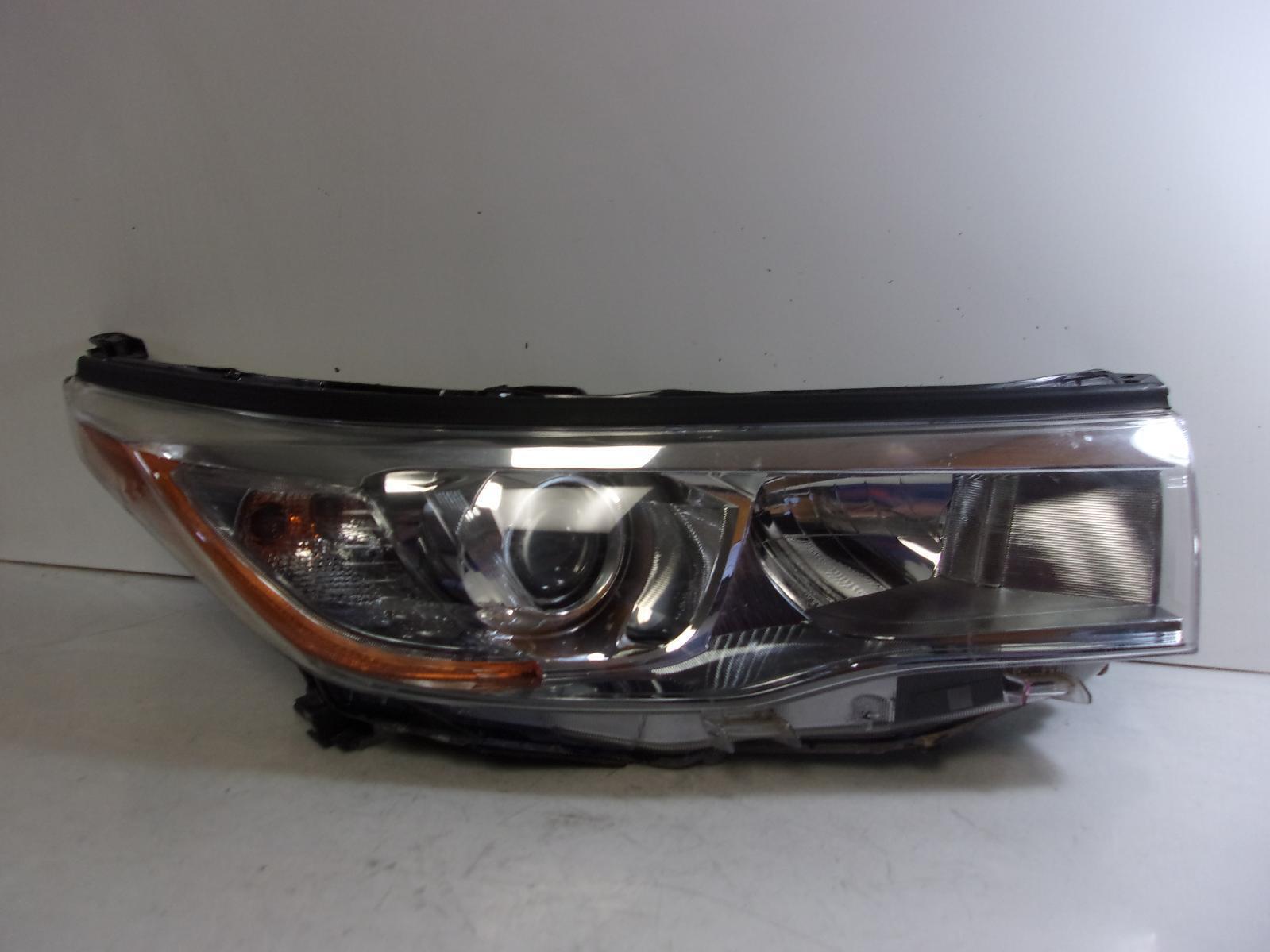 2014 2015 2016 Toyota Highlander Passenger Rh Halogen Headlight OEM