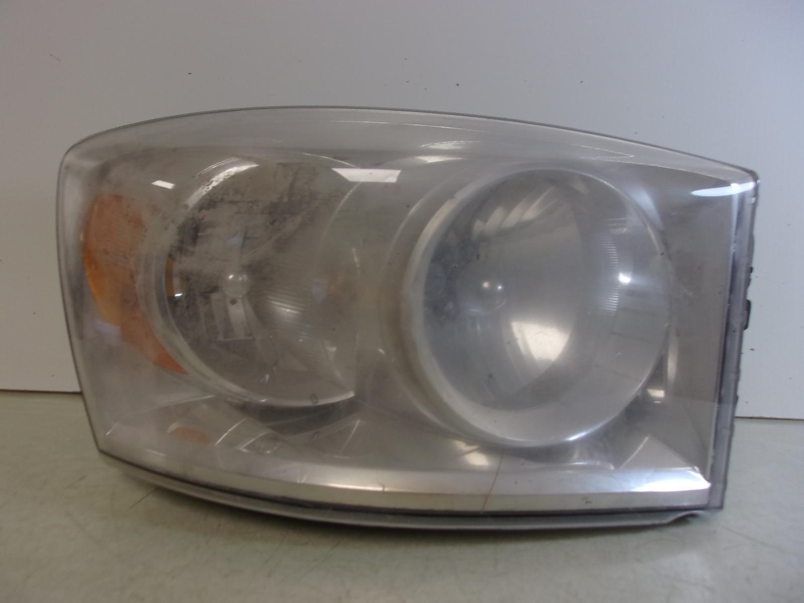 2007 2008 Dodge Ram 1500 Passenger RH Halogen Headlight OEM