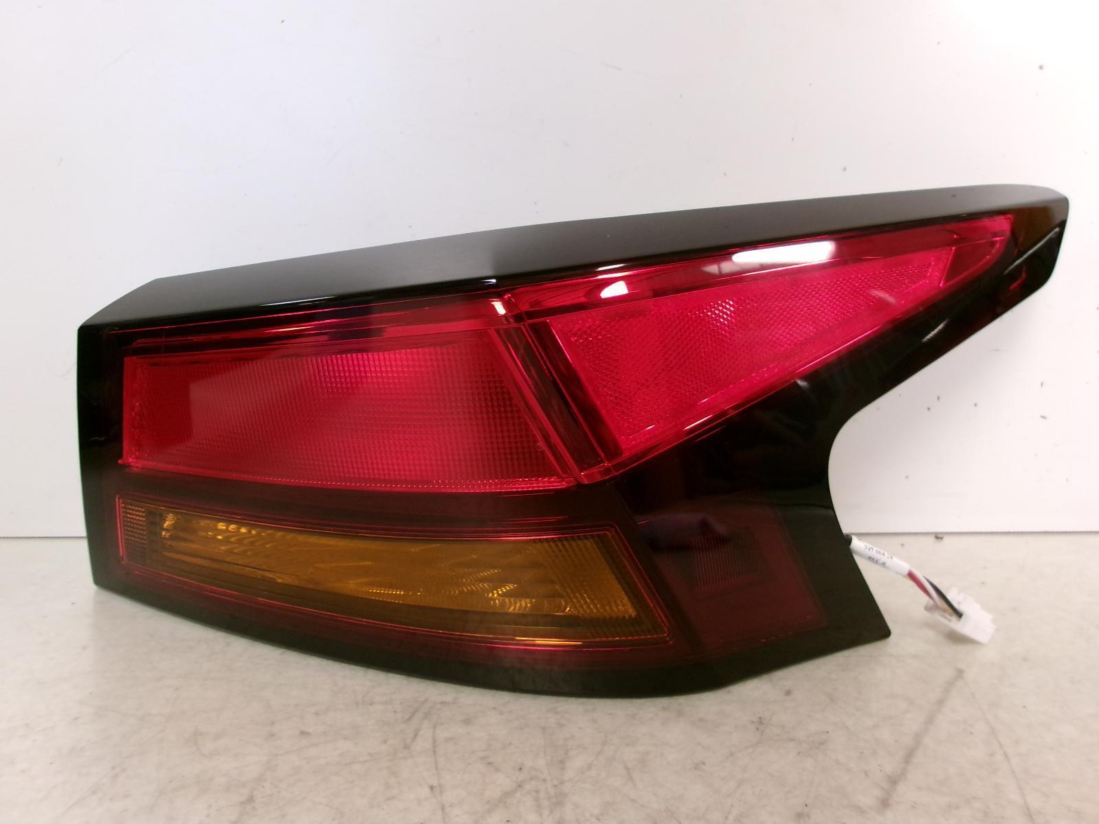 2019 - 2024 Nissan Altima Passenger Rh Outer Quarter Panel Tail Light OEM