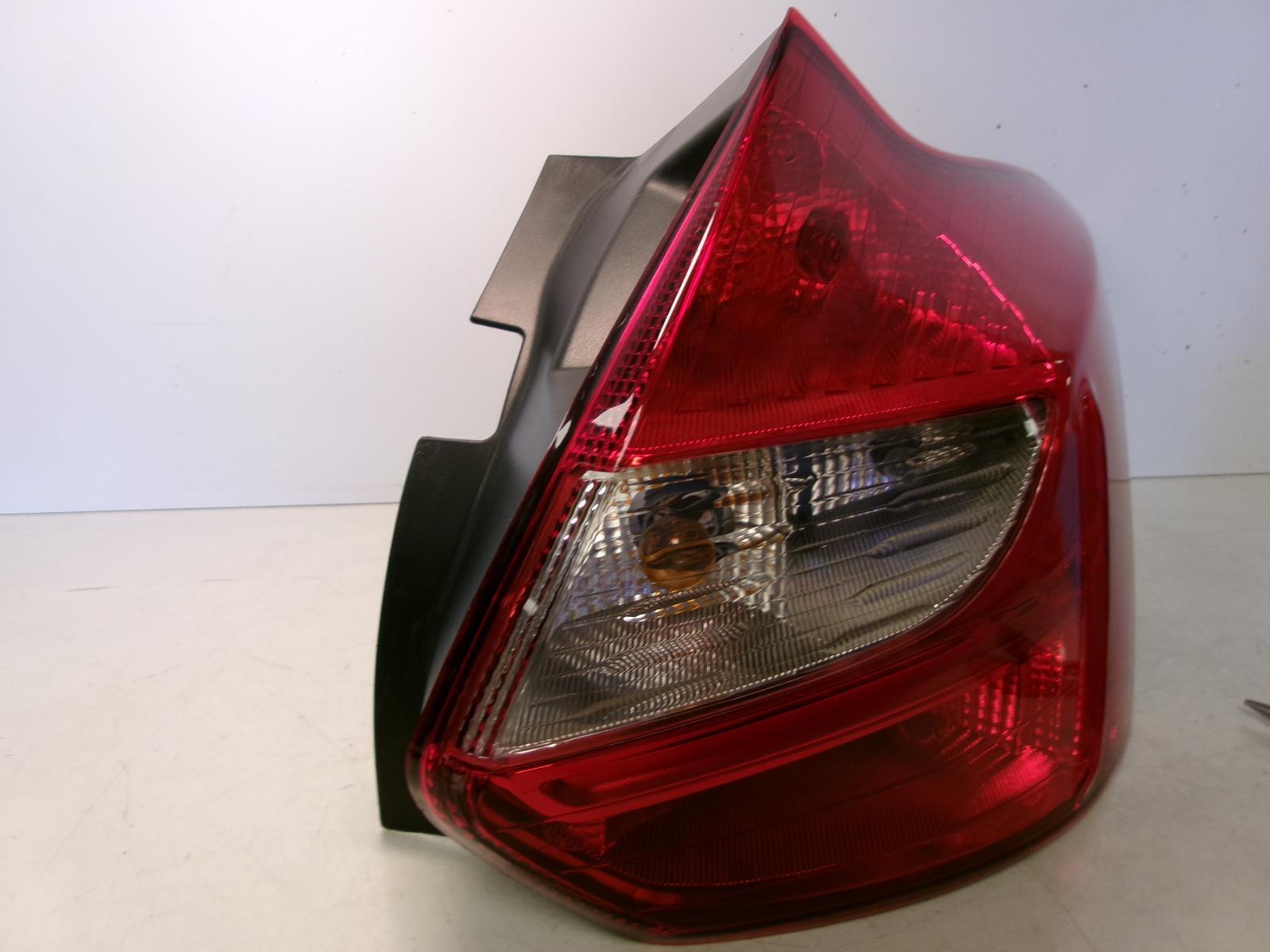 2012 2013 2014 Ford Focus Hatchback Passenger Rh Outer Tail Light OEM