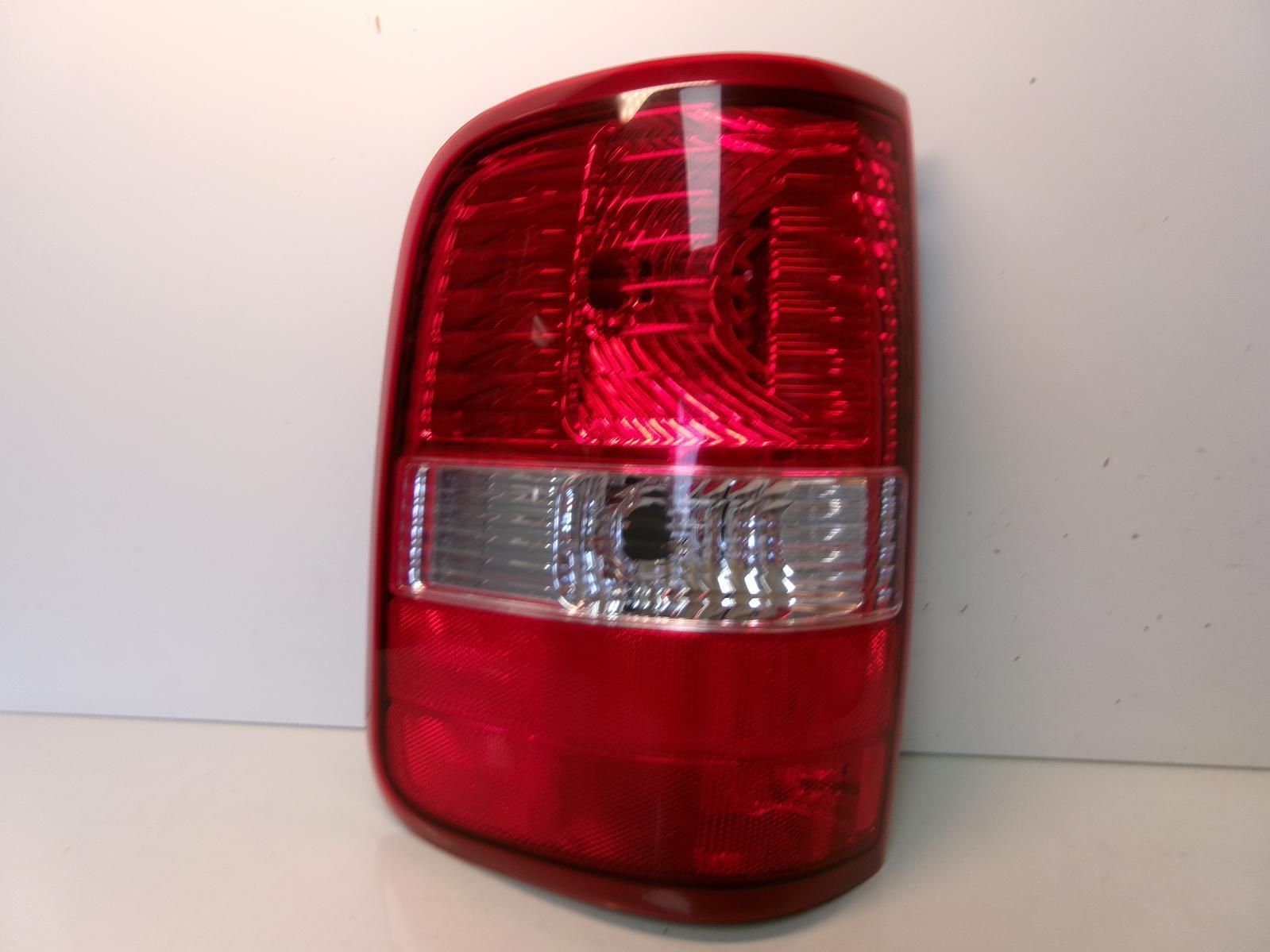 2005 2006 2007 2008 2009 Ford F150 Pickup Driver Lh Tail Light OEM