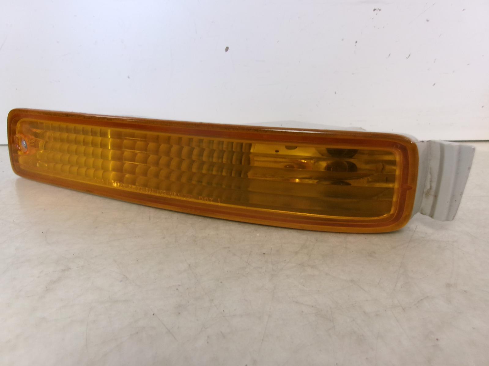 1995 1996 Honda Accord Driver Lh Bumper Mounted Turn Signal Light OEM