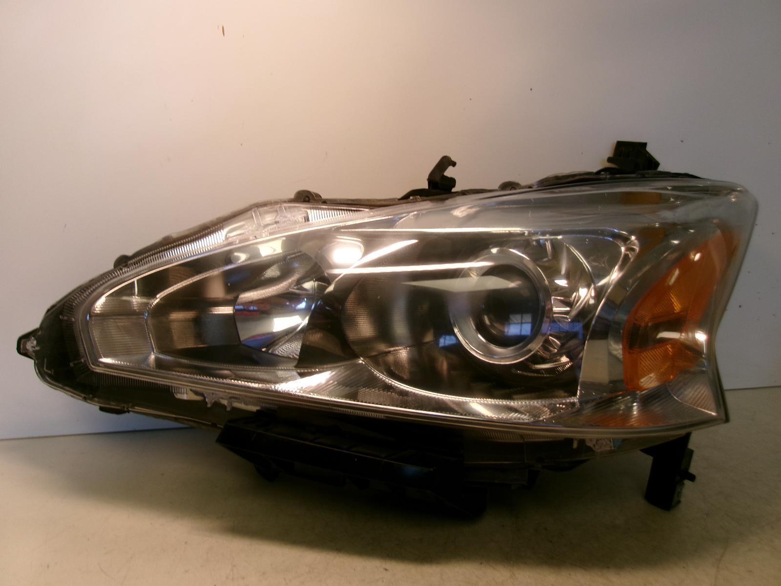 2013 2014 2015 Nissan Altima Sedan Driver Lh Halogen Headlight OEM